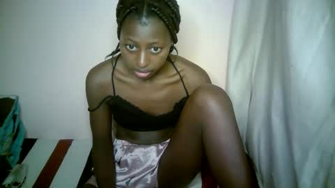 Snapshot of therry_heart chatting on 09.21.25 hearty online show from 09.21.25