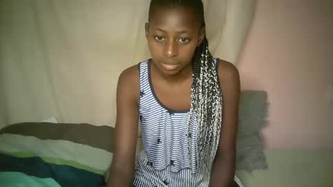 Snapshot of therry_heart chatting on 10.04.25 hearty online show from 10.04.25