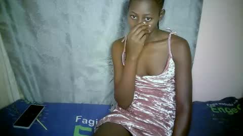 Snapshot of therry_heart chatting on 10.09.25 hearty online show from 10.09.25