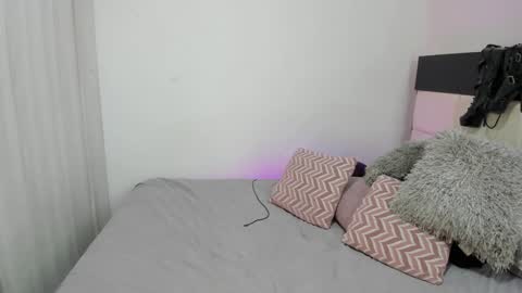 Snapshot of thesquadsex04 chatting on 02.01.25 Camila online show from 02.01.25