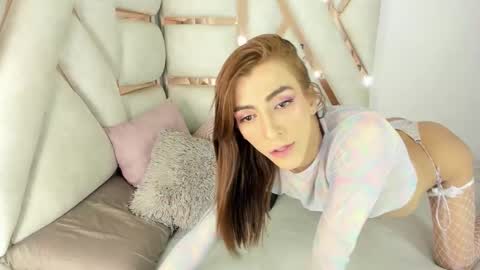 Snapshot of thesquadsex04 chatting on 10.13.25 Camila online show from 10.13.25