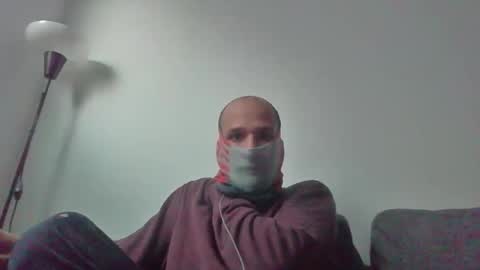 Snapshot of thetubedscarfguy chatting on 12.03.25 Scarf guy online show from 12.03.25