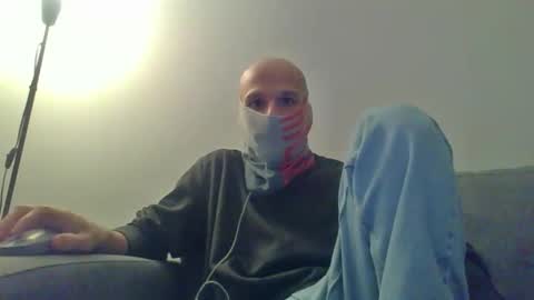 Snapshot of thetubedscarfguy chatting on 12.17.25 Scarf guy online show from 12.17.25