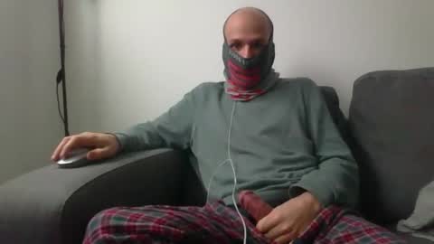 Snapshot of thetubedscarfguy chatting on 02.04.26 Scarf guy online show from 02.04.26