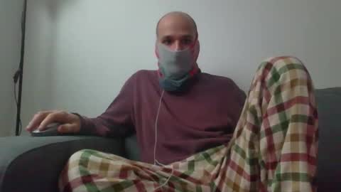 Snapshot of thetubedscarfguy chatting on 02.18.26 Scarf guy online show from 02.18.26