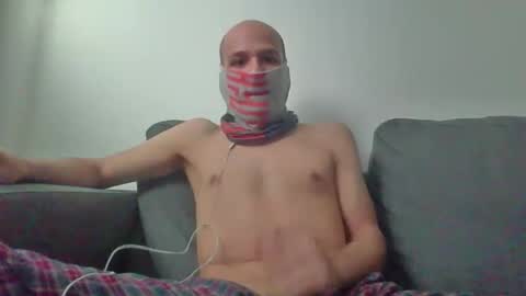 Snapshot of thetubedscarfguy chatting on 04.09.26 Scarf guy online show from 04.09.26