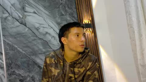 Snapshot of thiago_enzo chatting on 05.28.26 online show from 05.28.26