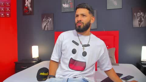 Thia Gomez online show from 12.03.24