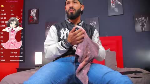 Thia Gomez online show from 12.05.24