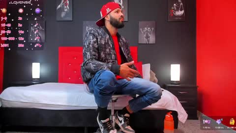 Thia Gomez online show from 01.08.25