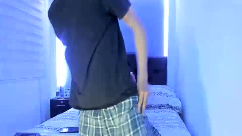 Snapshot of thiagowells_ chatting on 04.16.26 Thiago Wells online show from 04.16.26