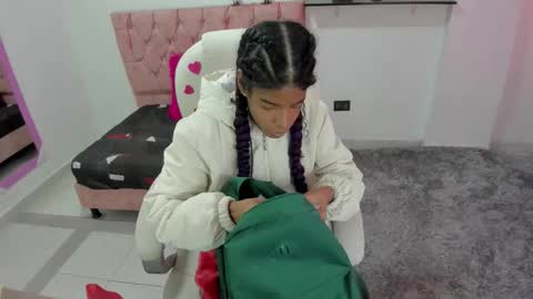 Snapshot of thianahornyy chatting on 02.20.26 thianahornyy online show from 02.20.26