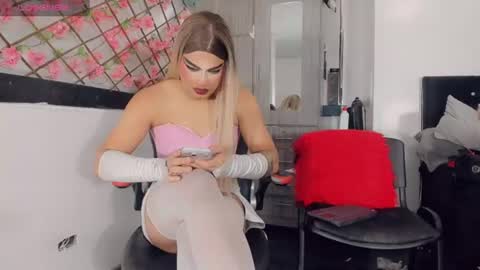 Snapshot of thiara_veky chatting on 07.16.26 Thiara online show from 07.16.26
