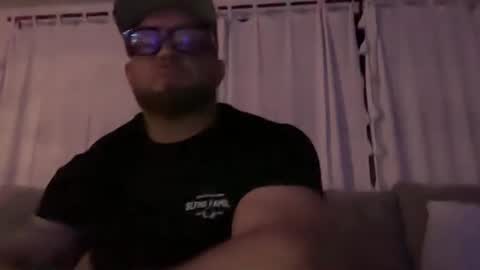 Snapshot of thiccbull12 chatting on 09.20.25 thiccbull12 online show from 09.20.25