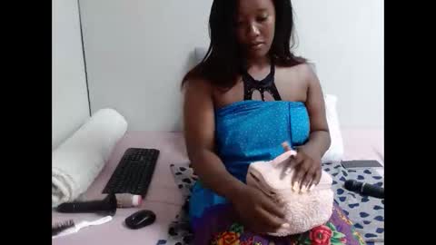 thickassebonyza online show from 04.20.26