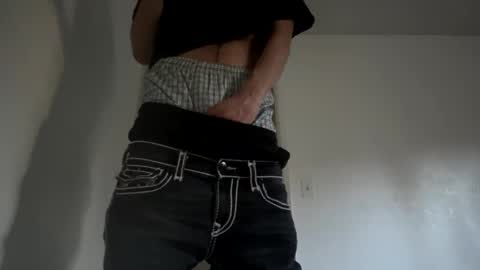 Snapshot of thickbigdick789 chatting on 03.05.25 thickbigdick789 online show from 03.05.25