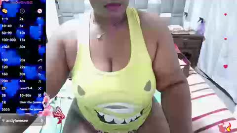 Snapshot of thickebonymilf chatting on 09.17.25 XIOMARA online show from 09.17.25