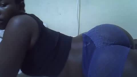 thickianah376 online show from 04.17.26