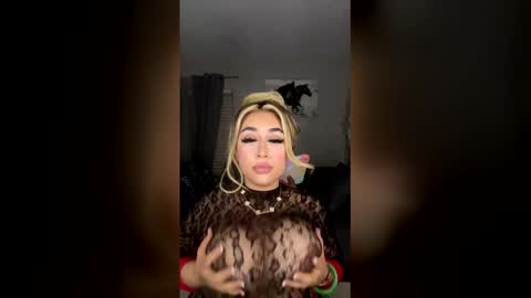 Snapshot of thicklatinamami1 chatting on 04.29.26 thicklatinamami1 online show from 04.29.26
