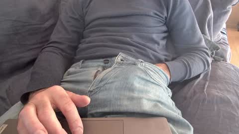 Snapshot of thickrum chatting on 02.06.25 Thickru online show from 02.06.25