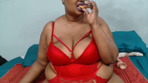 Snapshot of thicksexymellons chatting on 02.12.25 Pat online show from 02.12.25