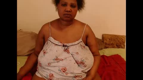 Snapshot of thicksexymellons chatting on 09.27.25 Pat online show from 09.27.25