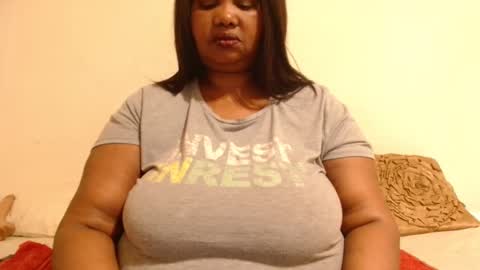 Snapshot of thicksexymellons chatting on 10.10.25 Pat online show from 10.10.25
