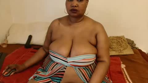 Snapshot of thicksexymellons chatting on 11.21.25 Pat online show from 11.21.25