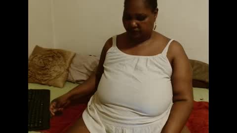 Snapshot of thicksexymellons chatting on 12.21.25 Pat online show from 12.21.25