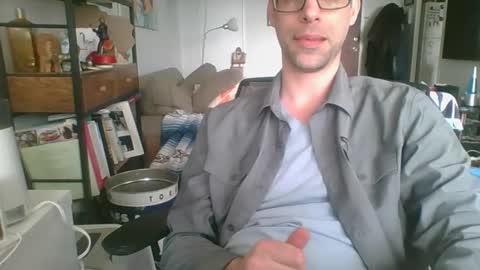 Snapshot of thickty chatting on 04.27.26 thickty online show from 04.27.26