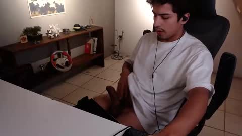 Snapshot of thieves_us chatting on 02.04.26 thieves_us online show from 02.04.26