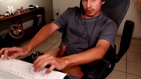 Snapshot of thieves_us chatting on 03.04.26 thieves_us online show from 03.04.26