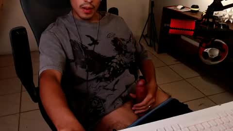 Snapshot of thieves_us chatting on 05.14.26 thieves_us online show from 05.14.26