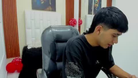 Snapshot of thiiago_collins chatting on 02.26.26 THIAGO COLLINS online show from 02.26.26