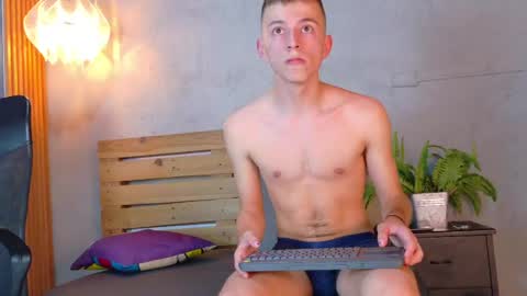 Snapshot of thiiago_twink chatting on 05.20.26 Thiago online show from 05.20.26