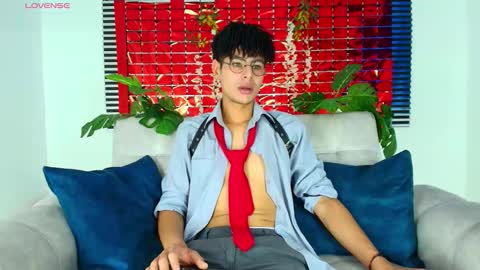 Snapshot of thiiagosaeenz chatting on 02.19.26 Thiago Saenzz online show from 02.19.26