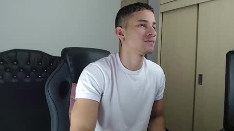 thin_tommy11 online show from 02.25.25