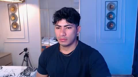 MICHAEL AND CRISS online show from 01.07.26