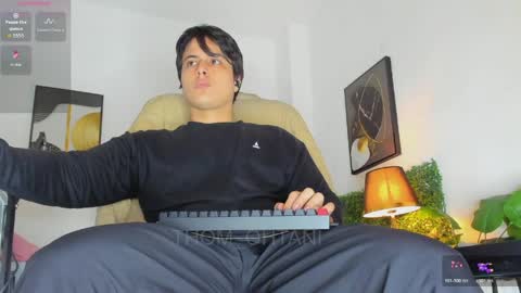 Snapshot of thom_ohtani chatting on 04.25.26 thom_ohtani online show from 04.25.26