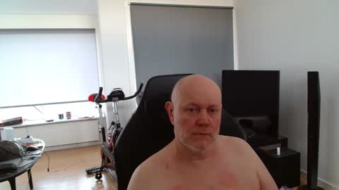 Snapshot of thomas315627 chatting on 05.19.26 thomas315627 online show from 05.19.26