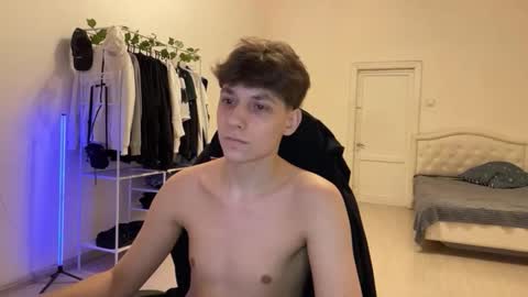 Thomas Hill online show from 12.03.25