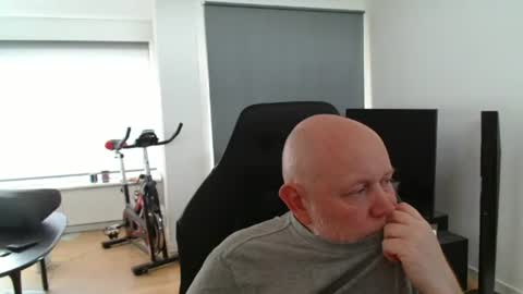 Snapshot of thomas806035 chatting on 07.02.26 thomas806035 online show from 07.02.26