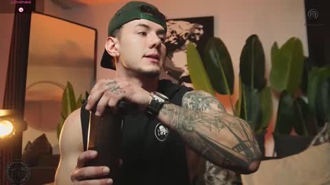 Snapshot of thomas_falcon1 chatting on 01.18.26 Thomas Falcon online show from 01.18.26