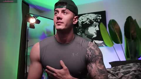 Snapshot of thomas_falcon1 chatting on 02.07.26 Thomas Falcon online show from 02.07.26