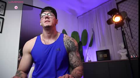 Snapshot of thomas_falcon1 chatting on 02.12.26 Thomas Falcon online show from 02.12.26