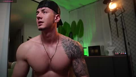 Snapshot of thomas_falcon1 chatting on 02.27.26 Thomas Falcon online show from 02.27.26