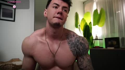 Snapshot of thomas_falcon1 chatting on 03.01.26 Thomas Falcon online show from 03.01.26