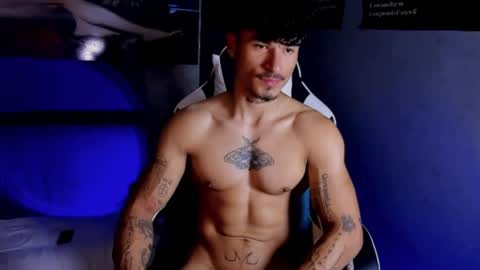 Snapshot of thomas_fit1 chatting on 05.11.26 Thomas 3 JUST STAY AND BE MY LAST LOVE online show from 05.11.26