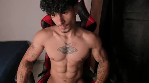 Snapshot of thomas_fit1 chatting on 05.30.26 Thomas 3 JUST STAY AND BE MY LAST LOVE online show from 05.30.26