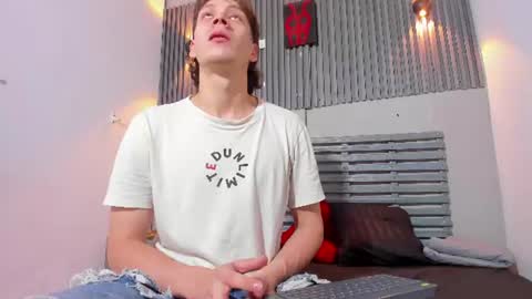 thomas_woolf online show from 07.25.26